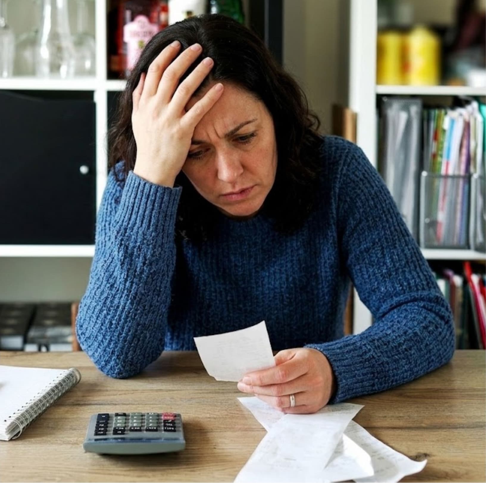 Geleneksel enerji sistemi, yüksek elektrik faturaları, fosil yakıt bağımlılığı ve çevresel etki